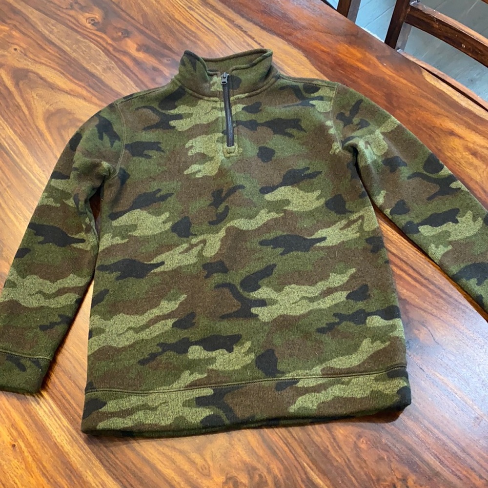Like NEW! Boys zip up pullover.